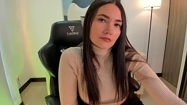 Snapshot of SaraParker_ chatting on October 14, 2025, 4:18 pm SaraParker online show from October 14, 2025, 4:18 pm