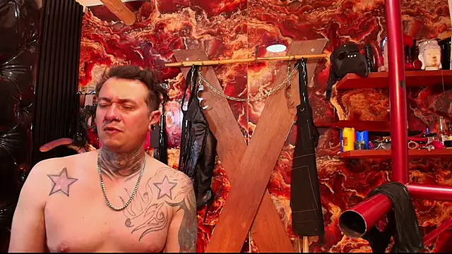 boy n girl online show from December 5, 2025, 9:19 am