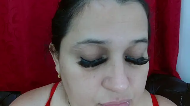 Snapshot of Kerly_Doll chatting on December 16, 2025, 12:31 pm Kerly Doll online show from December 16, 2025, 12:31 pm