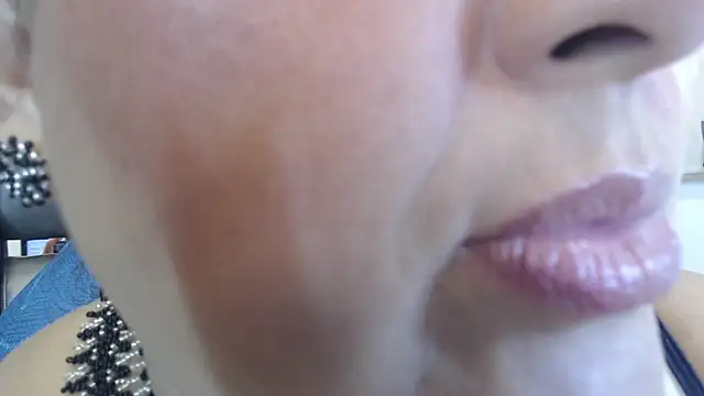 Snapshot of Kerly_Doll chatting on March 2, 2026, 12:45 pm Kerly Doll online show from March 2, 2026, 12:45 pm