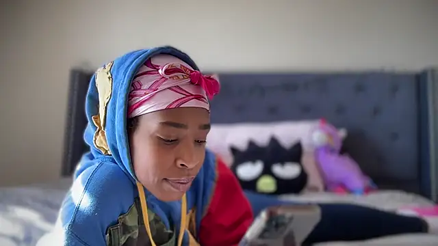 Snapshot of Cum2Charm chatting on November 10, 2025, 5:40 pm Cum2Charm online show from November 10, 2025, 5:40 pm