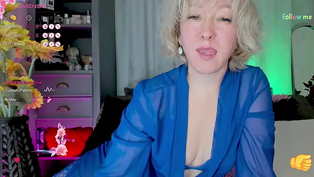 Snapshot of Mia_Wintermood chatting on November 5, 2025, 5:10 am Mia Wintermood online show from November 5, 2025, 5:10 am