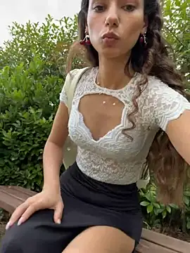  MiaQueen  online show from June 4, 2026, 3:49 pm