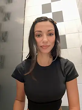  MiaQueen  online show from October 9, 2025, 9:04 pm