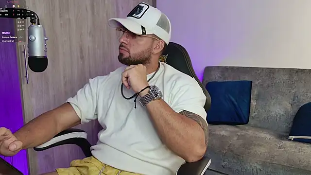 Snapshot of mr_david_cox chatting on March 5, 2025, 12:38 am mr david cox online show from March 5, 2025, 12:38 am