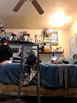 Justjennyy online show from March 10, 2025, 9:45 am