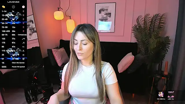 KylieMellow online show from April 3, 2026, 1:28 pm