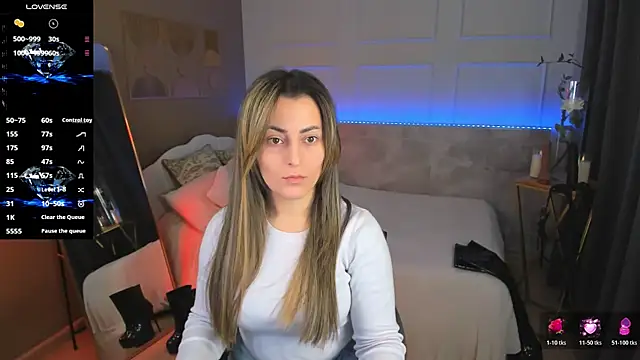 KylieMellow online show from April 15, 2026, 5:35 am