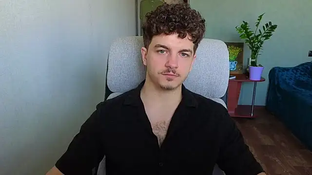 Snapshot of Remy_Miles chatting on June 5, 2026, 5:34 am Remy Miles online show from June 5, 2026, 5:34 am