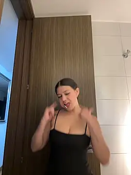 Alyshanon18 online show from April 15, 2026, 1:44 am