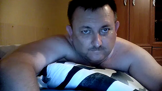 Snapshot of Novy73 chatting on September 21, 2025, 8:47 pm Novy73 online show from September 21, 2025, 8:47 pm