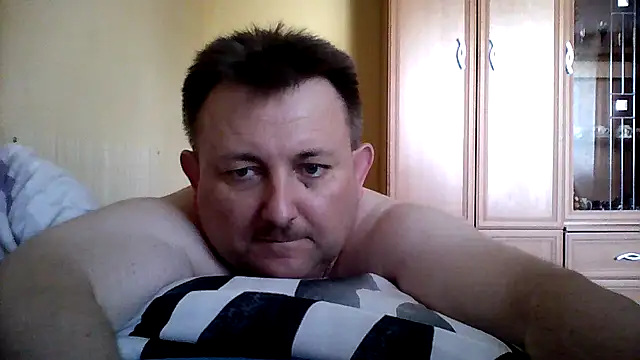 Snapshot of Novy73 chatting on October 23, 2025, 8:13 am Novy73 online show from October 23, 2025, 8:13 am