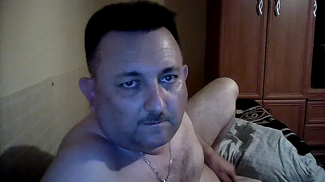 Snapshot of Novy73 chatting on September 26, 2025, 9:32 pm Novy73 online show from September 26, 2025, 9:32 pm