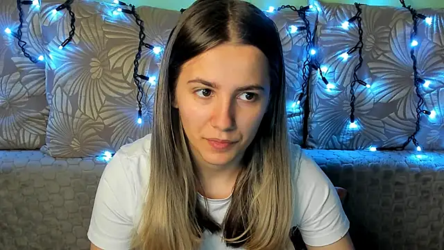 Snapshot of MaggieCake chatting on October 25, 2025, 1:16 am MaggieCake online show from October 25, 2025, 1:16 am