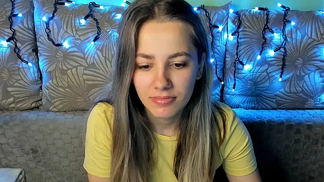 Snapshot of MaggieCake chatting on December 18, 2025, 3:55 am MaggieCake online show from December 18, 2025, 3:55 am