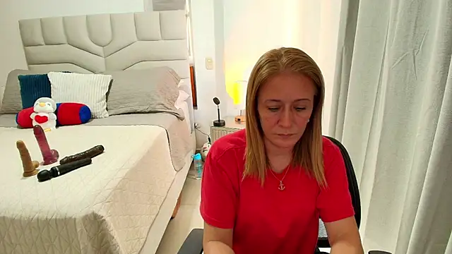 Naty Stone online show from April 17, 2026, 9:28 pm