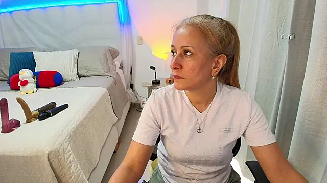 Naty Stone online show from June 4, 2026, 9:30 pm