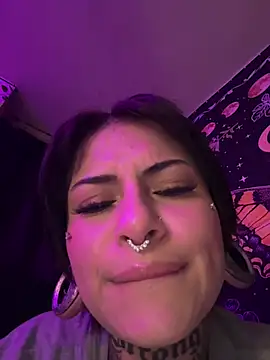 Rainnbow  online show from February 8, 2026, 7:17 am