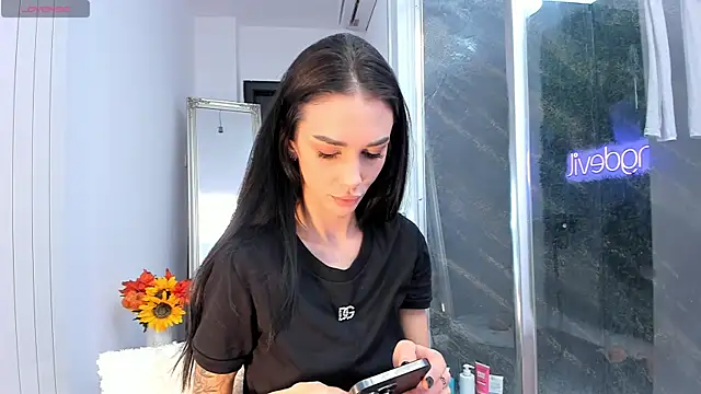 Snapshot of realhotfallingdevil chatting on October 10, 2025, 5:08 am realhotfallingdevil online show from October 10, 2025, 5:08 am