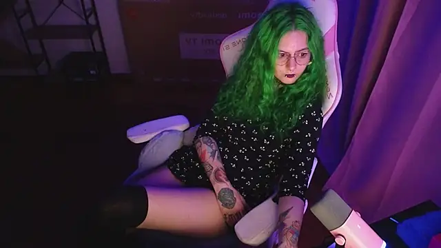 Ginger Stay online show from May 25, 2026, 7:01 pm