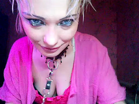 WildMissNiks online show from November 30, 2025, 9:10 am