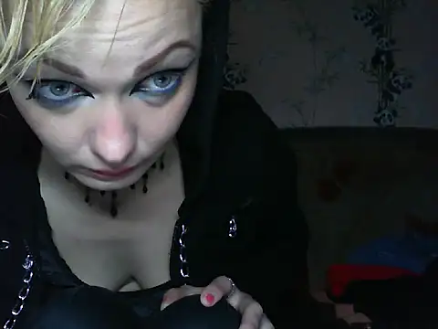 Snapshot of WildMissNiks chatting on June 16, 2026, 6:57 am WildMissNiks online show from June 16, 2026, 6:57 am