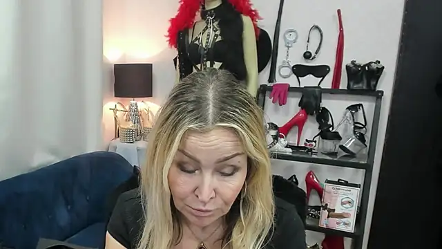 crystaLUX online show from March 27, 2026, 8:48 am