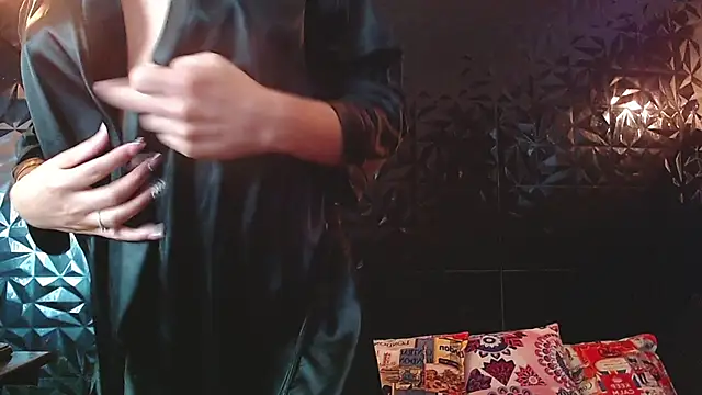 PINK  LOLA1 online show from February 11, 2026, 12:43 am