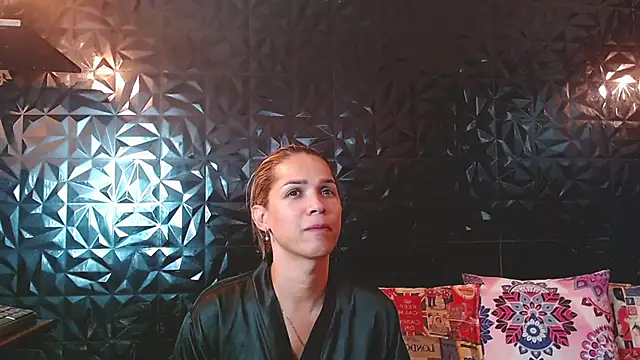PINK  LOLA1 online show from May 28, 2026, 12:29 am