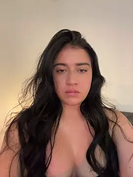 KallyMyller1 online show from May 12, 2026, 7:42 pm