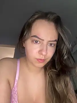 eleonoree online show from December 18, 2025, 9:18 pm