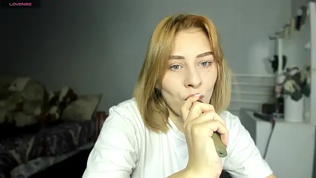 KindKristy online show from December 5, 2025, 5:28 am