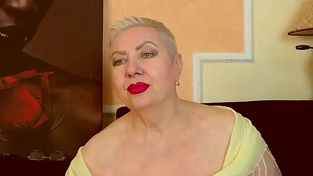Snapshot of LadyPosh chatting on July 9, 2026, 8:52 pm LadyPosh online show from July 9, 2026, 8:52 pm