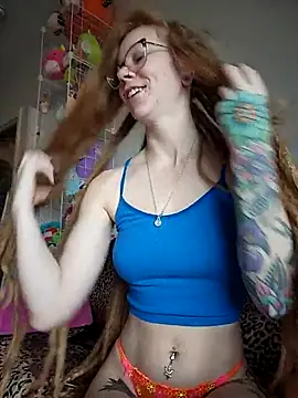 Snapshot of LucidLucy chatting on November 14, 2025, 5:49 pm LucidLucy online show from November 14, 2025, 5:49 pm