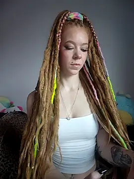 Snapshot of LucidLucy chatting on November 27, 2025, 1:22 pm LucidLucy online show from November 27, 2025, 1:22 pm