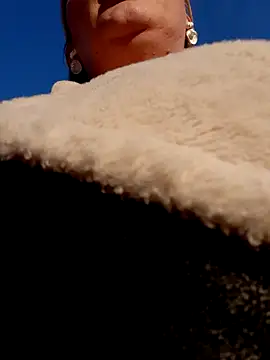 Snapshot of Dirtyfeelin chatting on March 4, 2025, 2:53 pm Dirtyfeelin online show from March 4, 2025, 2:53 pm