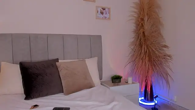 curvyliciousss online show from March 21, 2025, 7:02 pm