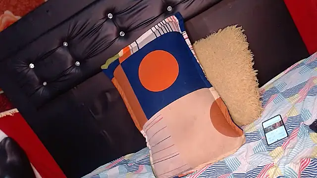 camilastar89 online show from November 28, 2025, 7:25 pm