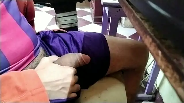 growing20yo online show from November 29, 2025, 12:44 am