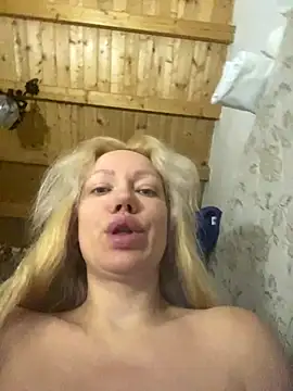 Snapshot of SofiaJoy chatting on October 5, 2025, 11:12 am SofiaJoy online show from October 5, 2025, 11:12 am