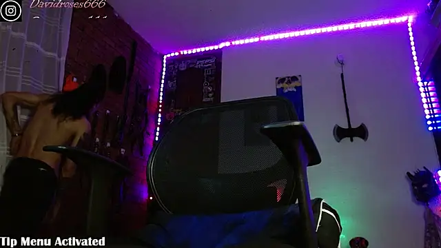 davidroses420 online show from November 25, 2025, 11:59 pm