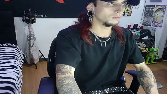 Snapshot of davidroses420 chatting on January 8, 2025, 1:21 am davidroses420 online show from January 8, 2025, 1:21 am