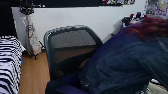 Snapshot of davidroses420 chatting on January 5, 2025, 1:13 am davidroses420 online show from January 5, 2025, 1:13 am