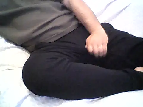 Snapshot of JohnyBravoo7 chatting on April 3, 2026, 7:04 am JohnyBravoo7 online show from April 3, 2026, 7:04 am