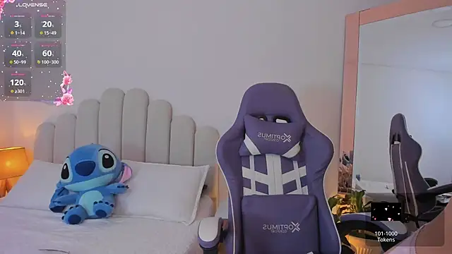 roxie gates  online show from February 24, 2026, 2:34 am