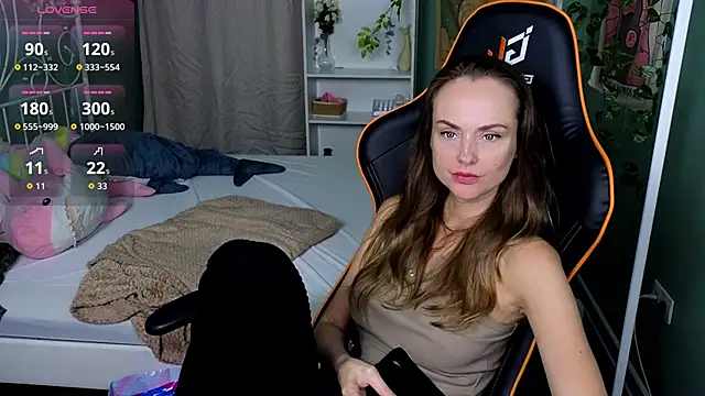 Snapshot of SuchArt_ chatting on September 22, 2025, 3:29 pm SuchArt online show from September 22, 2025, 3:29 pm