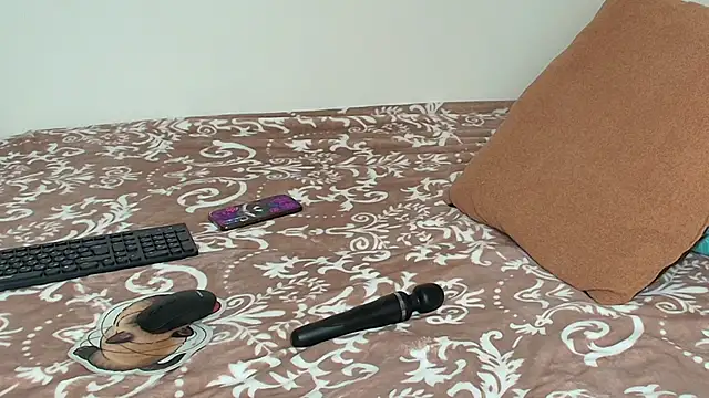 Snapshot of SuchArt_ chatting on October 15, 2025, 4:37 pm SuchArt online show from October 15, 2025, 4:37 pm