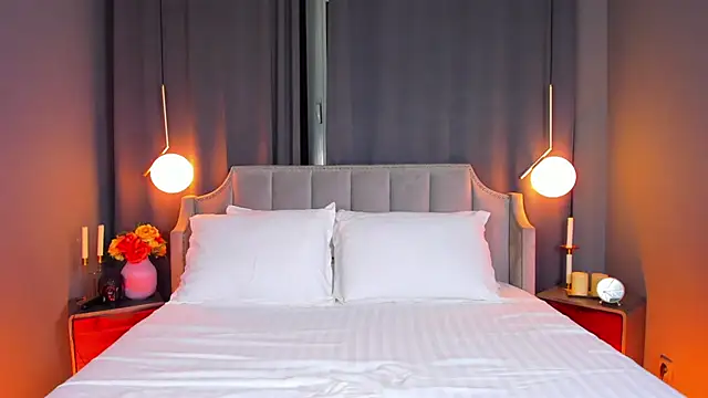 Snapshot of AdoraLynn chatting on November 16, 2025, 7:51 pm AdoraLynn online show from November 16, 2025, 7:51 pm