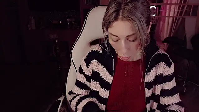 AnnieGOld  online show from March 9, 2026, 8:07 am