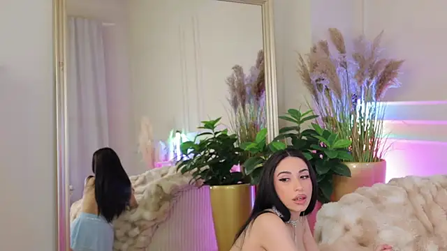 Anais Bloom online show from May 19, 2026, 1:56 am